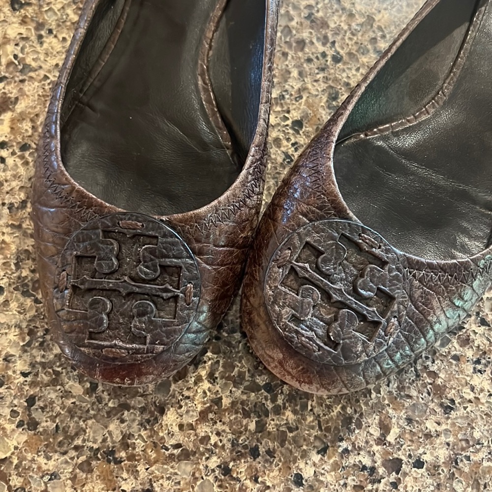 Tory Burch Size 9 Brown Leather Embossed Flats